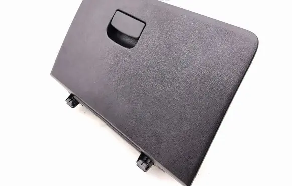 Glove box