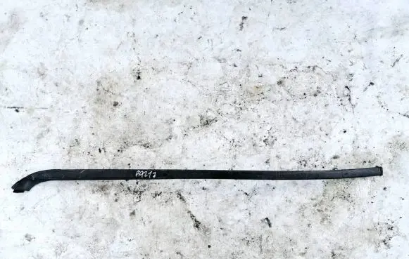Toyota Avensis Verso Front door glass trim molding 