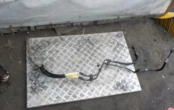 Mercedes-Benz E W211 Power steering hose/pipe/line