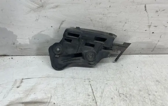 Volkswagen Golf Plus Front bumper mounting bracket 5M0807184