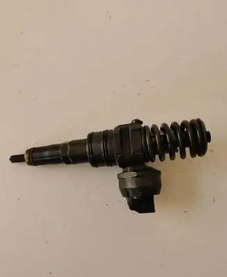 Skoda Octavia Mk2 (1Z) Fuel injector 038130073AG