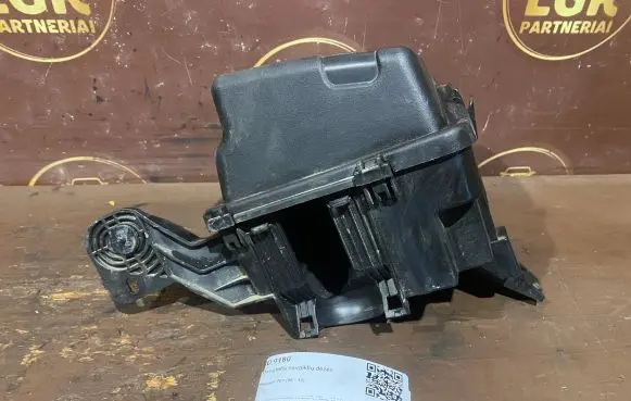 Peugeot 207 Fuse box cover 9657287080