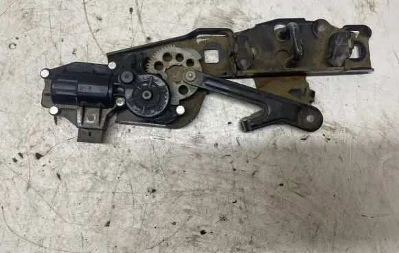 Loading door lock