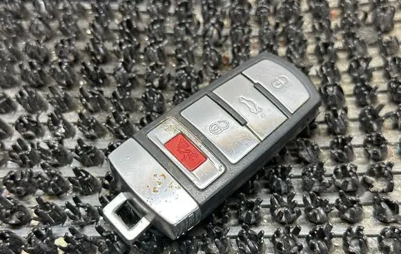 Volkswagen PASSAT CC Ignition key/card 