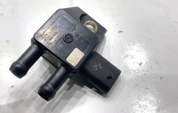 BMW X6 F16 Exhaust gas pressure sensor 7805758