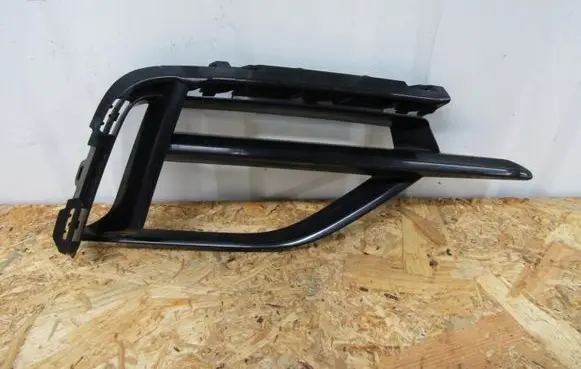 Volkswagen Golf VII Front bumper lower grill 5G0853666R
