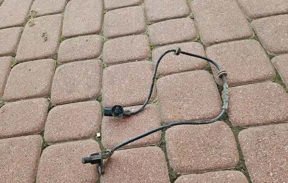 Renault Zoe ABS brake wheel speed sensor 479007376R-