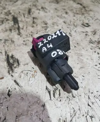 Audi A4 S4 B8 8K Brake pedal sensor switch 914689963
