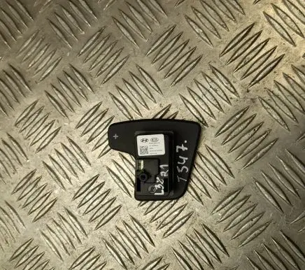 Hyundai Kona I Steering wheel buttons/switches 96780J9001