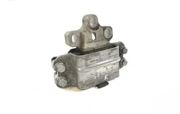 Volkswagen PASSAT B7 Engine mount bracket 3C0199555R
