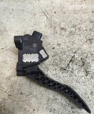 Peugeot 107 Accelerator throttle pedal 781100H010 47298743228