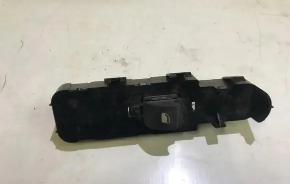 Peugeot 207 Electric window control switch 96548606