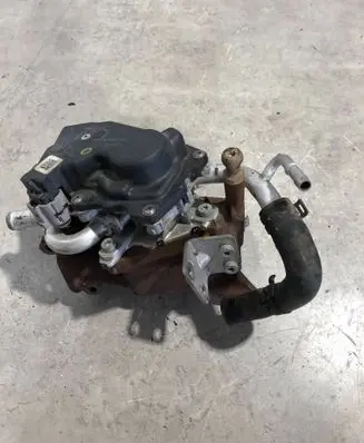 Volkswagen Polo V 6R EGR valve 04B131425 V29044127