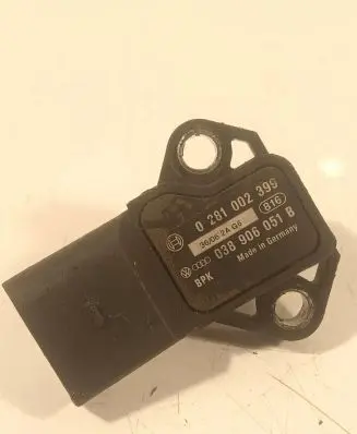 Volkswagen Touareg I Air pressure sensor 038906051B 0281002399