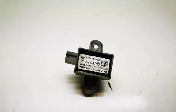 Mercedes-Benz C W204 Airbag deployment crash/impact sensor A2048210651 56054047AB