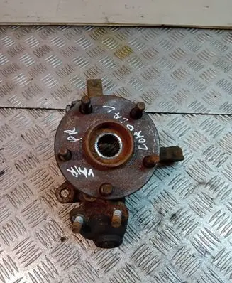 Toyota Corolla Verso AR10 Front wheel bearing hub 