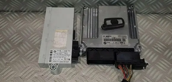 BMW 5 E60 E61 Engine ECU kit and lock set 7811898