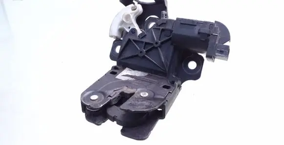 Audi A6 S6 C6 4F Tailgate/trunk/boot lock/catch/latch 8P4827505B