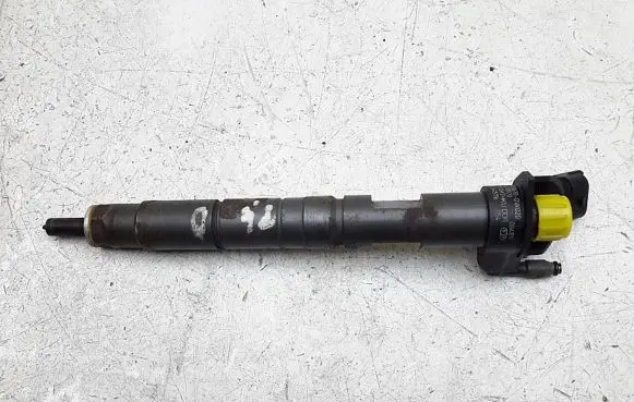 Toyota Auris E180 Fuel injector