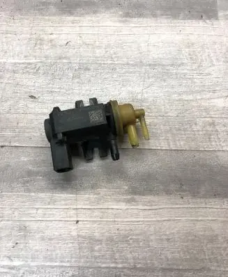 Volkswagen Touran II Turbo solenoid valve 1K0906627B 4011464A 33105602
