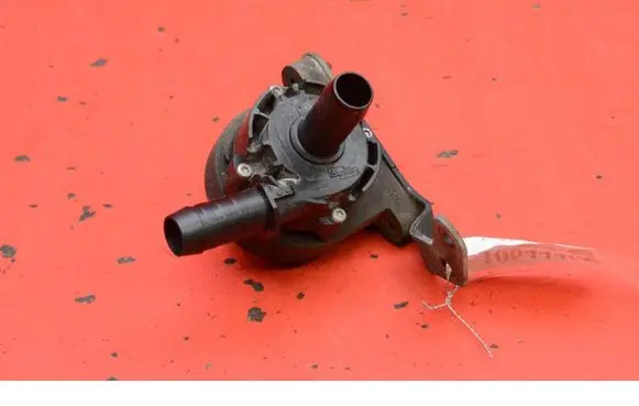 Ford Grand C-MAX Water pump DM5818D473AC