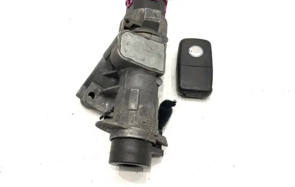 Volkswagen PASSAT B5.5 Ignition lock 4B0905851A