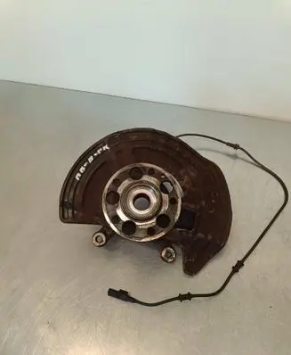Mercedes-Benz B W246 W242 Front wheel hub 