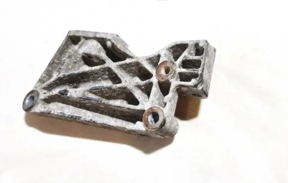 Opel Vectra B Engine mounting bracket