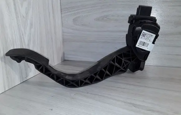 Citroen C3 Picasso Accelerator throttle pedal 6PV00994913 9681383980