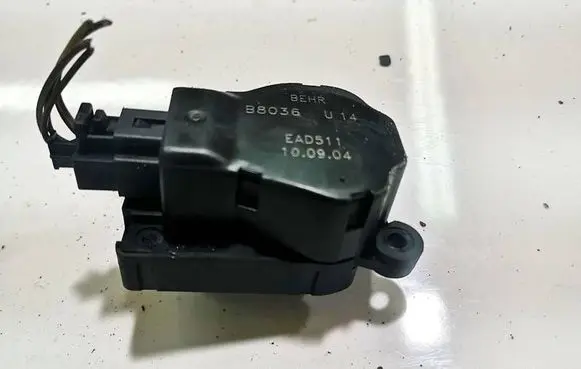 Citroen C4 I Air flap motor/actuator B8036U14