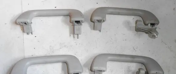 Toyota Corolla Verso AR10 A set of handles for the ceiling