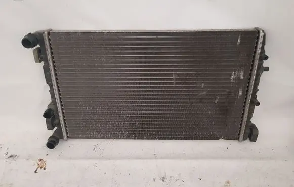 Volkswagen Polo IV 9N3 Coolant radiator