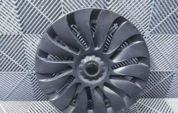 Tesla Model S R19 wheel hub/cap/trim 