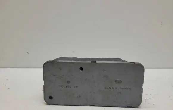 Volkswagen Golf III Central locking vacuum pump 1H0962257