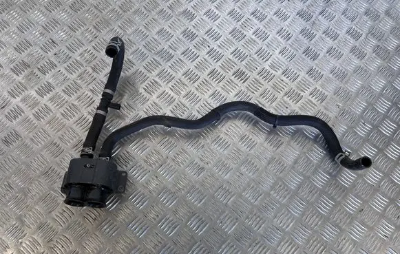 Engine coolant pipe/hose