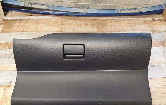 Toyota Auris 150 Glove box 5555202100