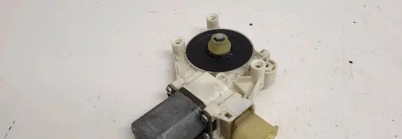 Ford S-MAX Front door window regulator motor 0130822287