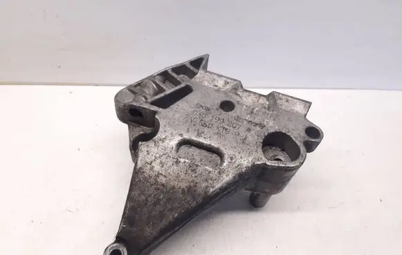 Volkswagen Golf V Engine mounting bracket 03G199207A 550K1S8