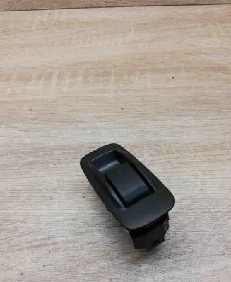 Toyota Corolla Verso AR10 Electric window control switch 848100F010 37181A