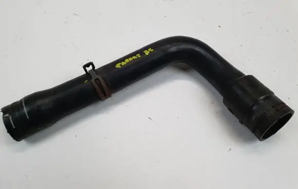 Volkswagen PASSAT B5 Engine coolant pipe/hose 8D0121101K
