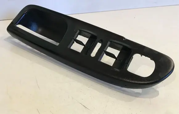 Volkswagen PASSAT B6 Front door window switch trim 3C1867171