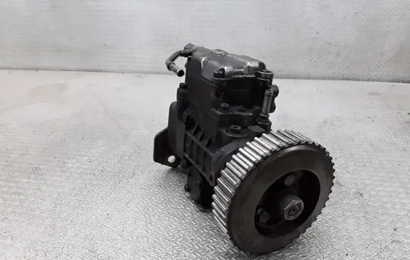 Skoda Octavia Mk1 (1U) Fuel injection high pressure pump 0460404977