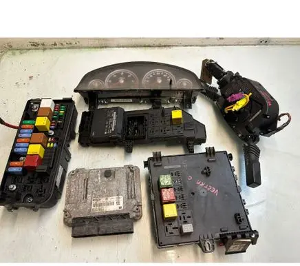 Opel Vectra C Engine control unit/module 0281013409