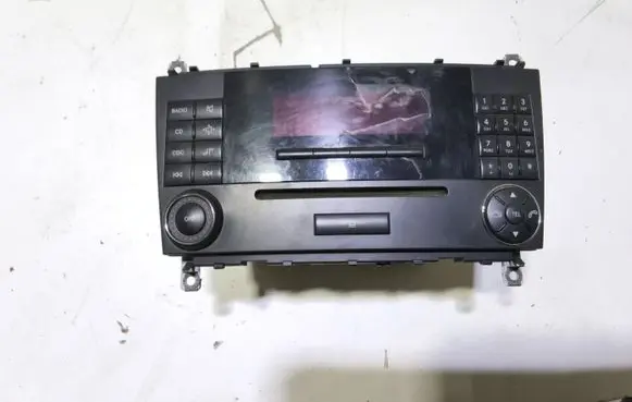 Mercedes-Benz C W203 Radio/CD/DVD/GPS head unit 020748