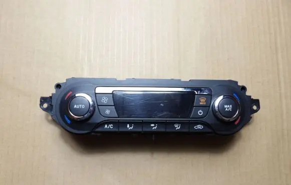 Ford Kuga II Climate control unit DV4T18C612AE WU7A38181