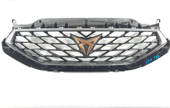 Seat Leon IV Front bumper upper radiator grill
