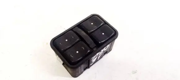 Opel Zafira A Electric window control switch 13363401 90561086