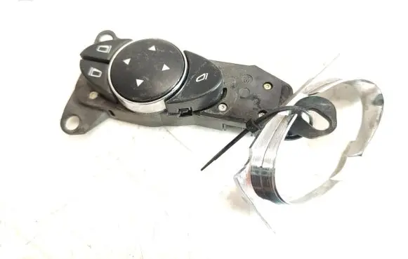 Wing mirror switch