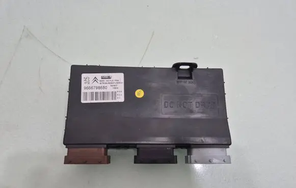 Peugeot 508 Seat control module 9666798680
