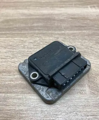 Volkswagen Golf II Ignition amplifier control unit 191905351B